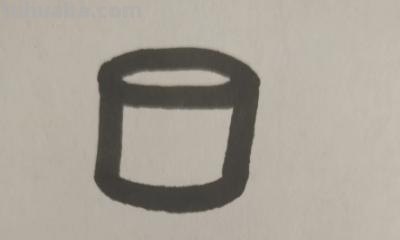 简笔画矿泉水瓶怎么画 怎样画简笔画“小瓶子”？