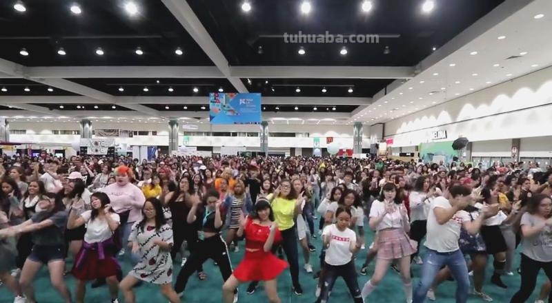 百人快闪上演《极乐净土》！广州暑假首个动漫展开启
