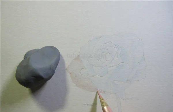 彩铅玫瑰与蝴蝶怎么画 儿童彩铅画教程入门零基础？