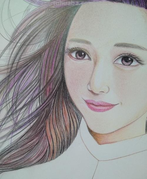 人物怎么画彩铅画图片 如何用彩铅画头发画出层次感？