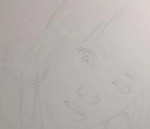 怎么用彩铅画美女脸 彩铅画人脸构图顺序？