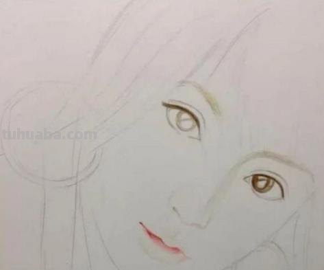 怎么用彩铅画美女脸 彩铅画人脸构图顺序？