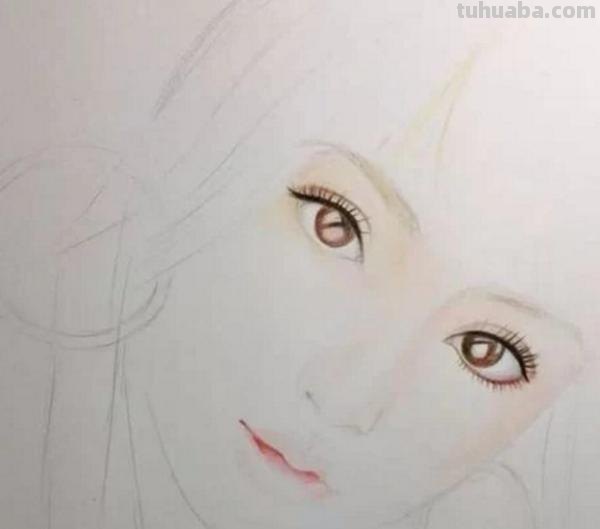 怎么用彩铅画美女脸 彩铅画人脸构图顺序？