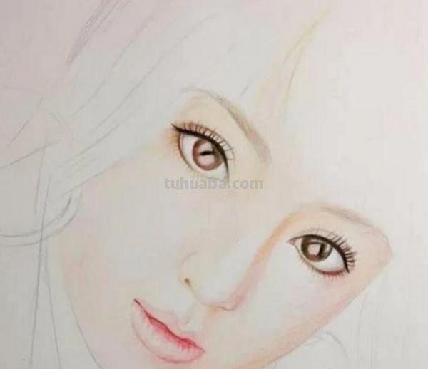 怎么用彩铅画美女脸 彩铅画人脸构图顺序？