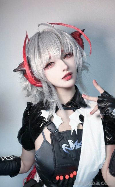 目白鹿这波cos直接杀疯了！ - 图画吧TUHUABA