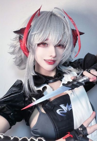 目白鹿这波cos直接杀疯了！ - 图画吧TUHUABA