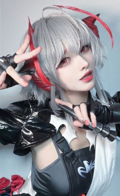 目白鹿这波cos直接杀疯了！ - 图画吧TUHUABA