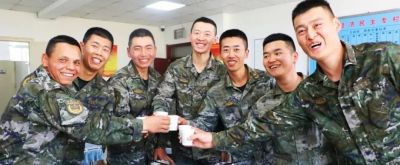 双节军营美食汇丨揭开兵哥哥的“加餐”密码 - 图画吧TUHUABA