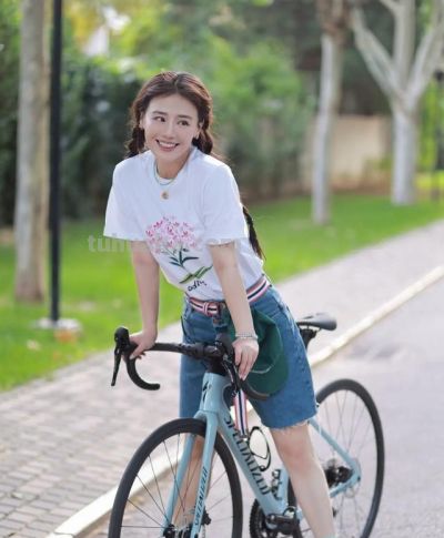 马思纯手绘衣服好有创意！这波操作我给满分 - 图画吧TUHUABA