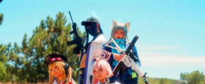 沉浸感拉满，Coser组团扮演《蔚蓝档案》角色，来了一场野外打靶 - 图画吧TUHUABA