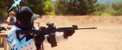 沉浸感拉满，Coser组团扮演《蔚蓝档案》角色，来了一场野外打靶 - 图画吧TUHUABA