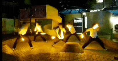 为什么每个来华演出的二次元少女乐队，最后会哭着说再也不来上海 - 图画吧TUHUABA