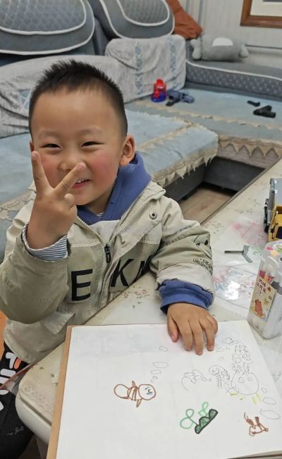 中班亲子美术--漂亮的水母 - 图画吧TUHUABA