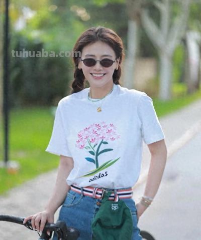 马思纯手绘衣服好有创意！这波操作我给满分 - 今日头条