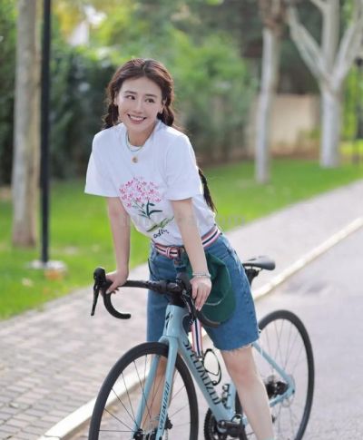 马思纯手绘衣服好有创意！这波操作我给满分 - 图画吧TUHUABA