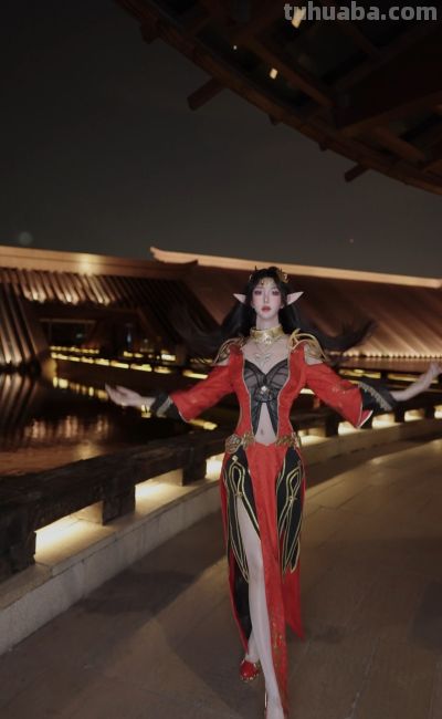 《斗破苍穹》美杜莎cosplay - 图画吧TUHUABA