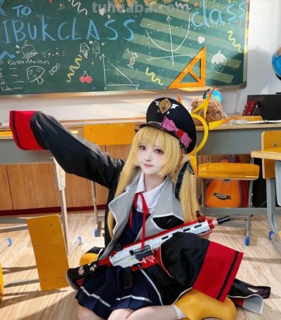 [COSplay]蔚蓝档案 丹花伊吹-荣小兔头 - 图画吧TUHUABA