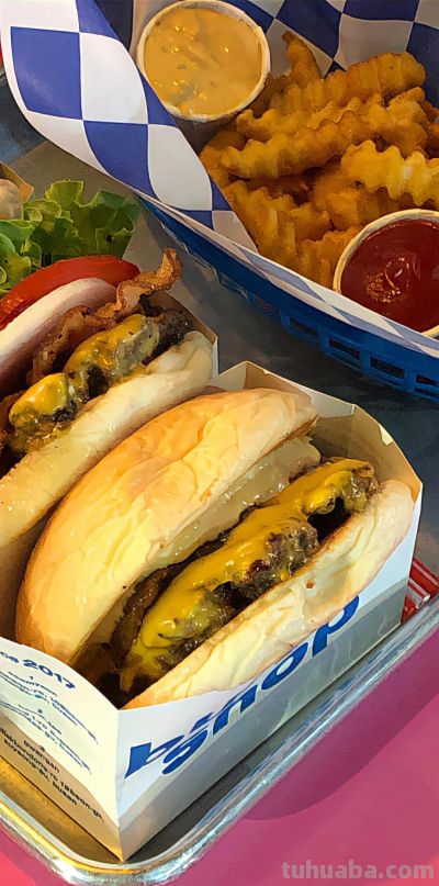 动漫萌宠小新简笔插画手机壁纸聊天背景图片 - 图画吧TUHUABA