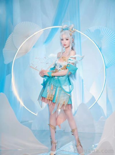 田曦薇cos绮梦青鸾 - 图画吧TUHUABA