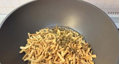 两个鸡蛋一碗面，自制家庭版沙琪玛，甜而不腻全家爱吃：记得收藏 - 图画吧TUHUABA