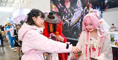 首份“痛报”引爆漫展，粉丝排长队感受传统纸媒魅力 - 图画吧TUHUABA