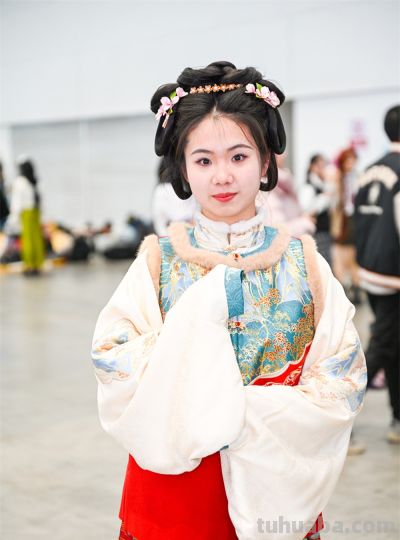 国风漫展迎新年，传统服饰演绎文化魅力 - 图画吧TUHUABA