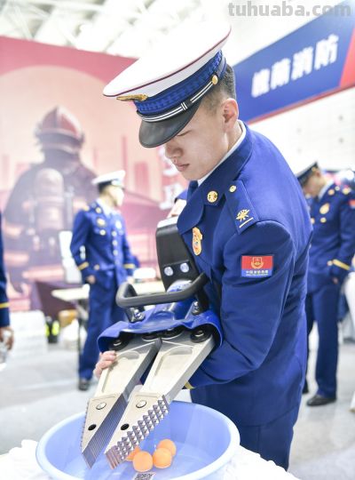 消防宣传“漫”入人心 槐荫消防现身动漫展趣味科普 - 图画吧TUHUABA