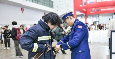 消防宣传“漫”入人心 槐荫消防现身动漫展趣味科普 - 图画吧TUHUABA