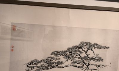 毛笔速写 《松柏图》一笔见神韵，铅笔速写《山水》。展览现场实拍 - 图画吧TUHUABA