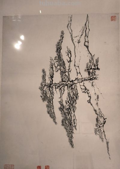 毛笔速写 《松柏图》一笔见神韵，铅笔速写《山水》。展览现场实拍 - 图画吧TUHUABA