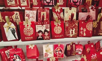 节庆旺季带热婚庆用品市场 为何只有婚纱摄影遇冷 - 图画吧TUHUABA