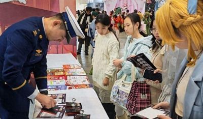 槐荫消防动漫展上“漫”入展台，消防科普宣传玩出“新次元” - 今日头条