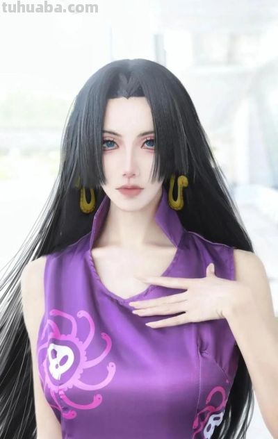195cm女网红cos罗宾！造型还原，身材线条太顶了，大长腿无人能敌 - 图画吧TUHUABA