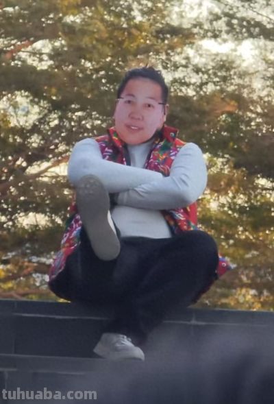 广州漫展有人cos东北雨姐，现场大量人围观拍摄 - 图画吧TUHUABA