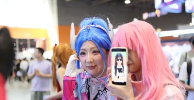 动漫狂欢 - 图画吧TUHUABA