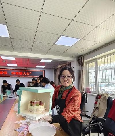 天津市津南区举办“共叙两岸情 烘焙暖人心”DIY蛋糕活动 - 图画吧TUHUABA