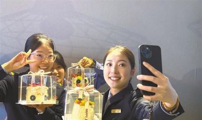 厢遇活动回顾丨重庆车站团委举办职工蛋糕DIY沙龙 手作烘焙 甜过秋蜜 - 图画吧TUHUABA