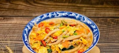 山西人吃一桌子菜最后还要上碗面条。要不和没吃饭一样 - 图画吧TUHUABA