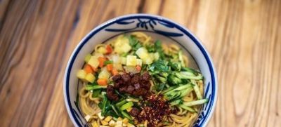 山西人吃一桌子菜最后还要上碗面条。要不和没吃饭一样 - 图画吧TUHUABA