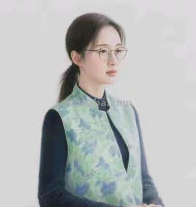彩铅画：戴眼镜的姑娘 - 图画吧TUHUABA