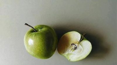 色彩丰富，细腻柔美的彩铅画艺术作品欣赏 - 图画吧TUHUABA