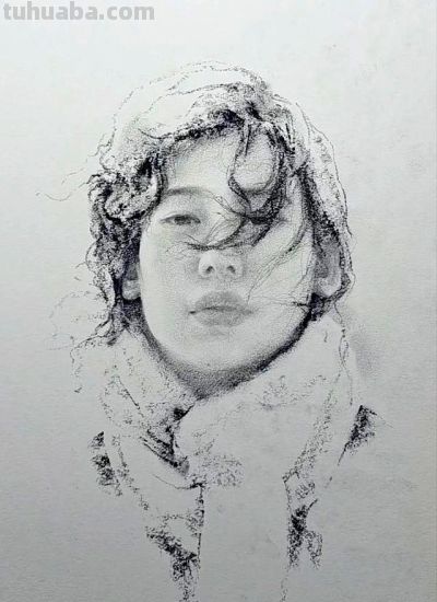 高手松弛感素描头像，虚实反差松而不散，很写意很生动，功底扎实 - 图画吧TUHUABA