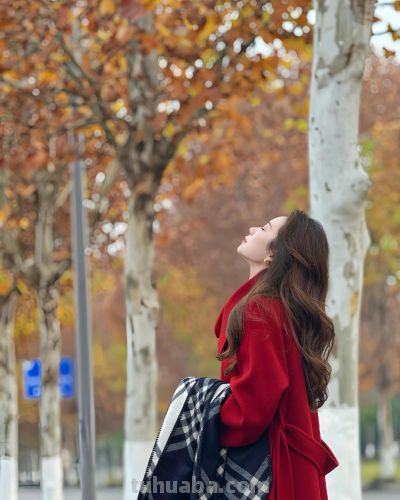 路边梧桐人像拍得美，9个姿势+技巧，文艺人漂亮，随手拍出氛围感 - 图画吧TUHUABA