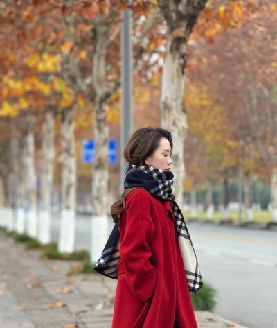 路边梧桐人像拍得美，9个姿势+技巧，文艺人漂亮，随手拍出氛围感 - 图画吧TUHUABA