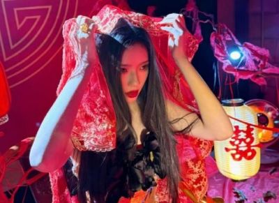 赵露思COS鬼新娘太惊艳！反差太大不敢认，林允中式新娘很抢眼！ - 图画吧TUHUABA