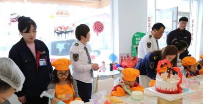 “宝宝巴士+DIY烘焙” 青岛巴士这趟亲子研学之旅甜度爆表 - 图画吧TUHUABA