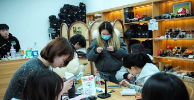 今视角 | 相机租赁店,平价器材点燃年轻人摄影热情 - 今日头条 今视角 | 相机租赁店,平价器材点燃年轻人摄影热情 - 图画吧TUHUABA