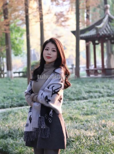 外出拍照小技巧，9个动作，一学就会，简单好看又自然 - 图画吧TUHUABA