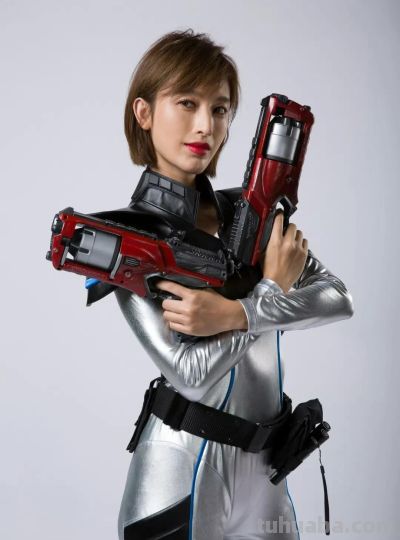 张俪在这cosplay机甲战士 - 图画吧TUHUABA