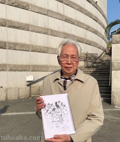 福州街头“速写爷爷”火了！12年画满万张钢笔画 - 图画吧TUHUABA